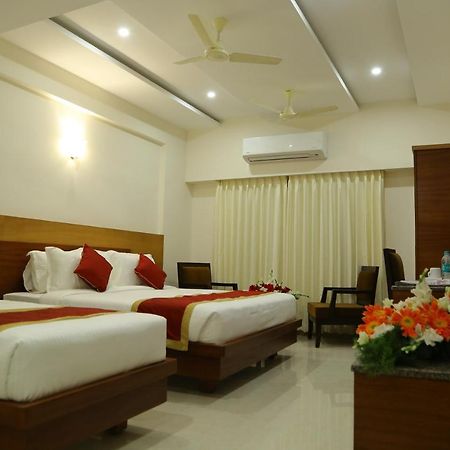 Hotel U.T.Elegance Bangalore Exterior photo
