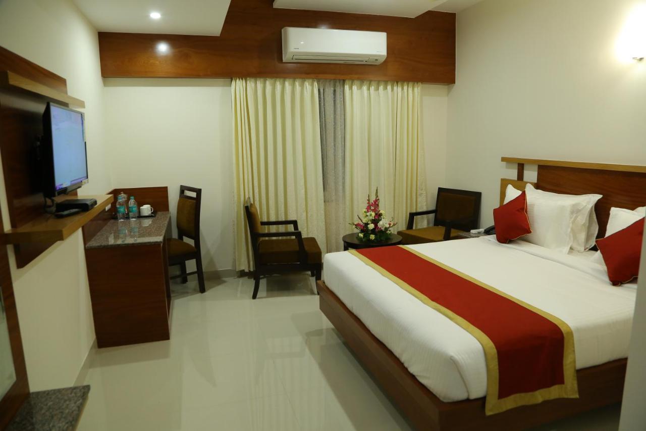 Hotel U.T.Elegance Bangalore Exterior photo